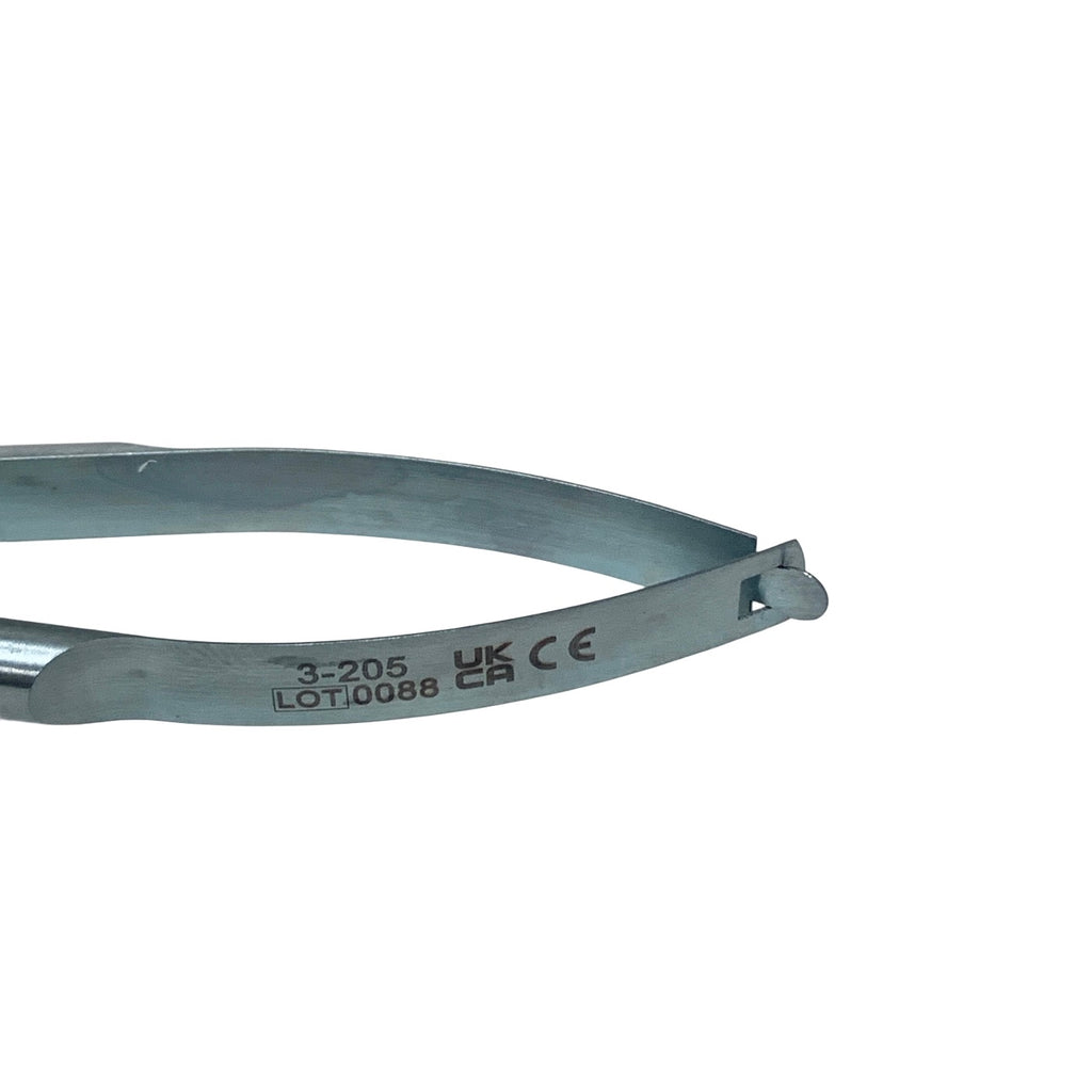 D&K REF 3-205 Micro needle holder 4 1/4'',delicate, curved, 7.0mm smooth jaws, round handle, without lock, titanium