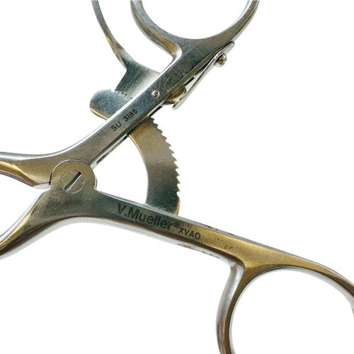 V. Mueller Ref SU3195 Beckman Retractor - Hinged Arms 3 X 4 Sharp Prongs