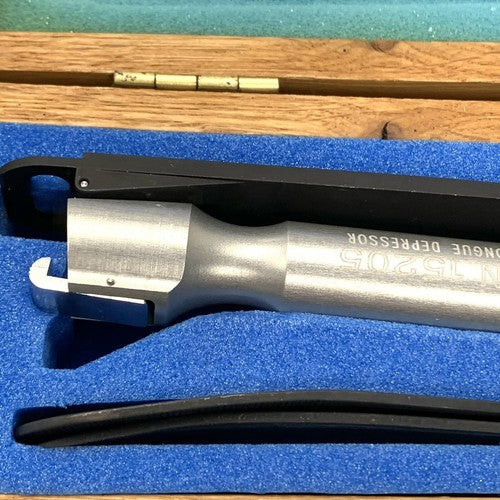 Sharplan REF 15205, Laser Tongue Depressor w/ Smoke Evacuation Channel