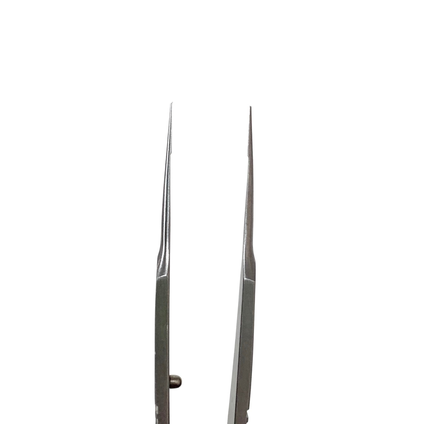 AMBLER REF 2252E Castroviejo suturing forceps 4 3/8'',straight shafts, 0.12mm 1x2 teeth, 5.5mm tying platforms, wide serrated flat handle