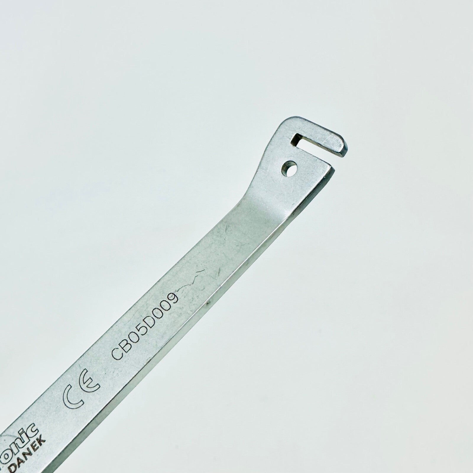 Medtronic 6956190R Bending Iron Right Instrument