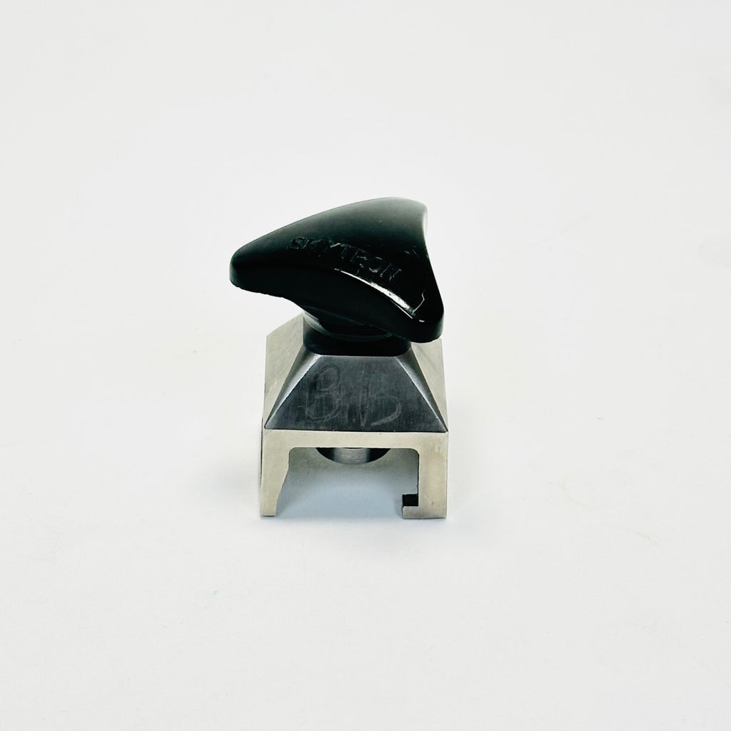 SKYTRON  P/N 6-030-01 Bar Clamp - Standard