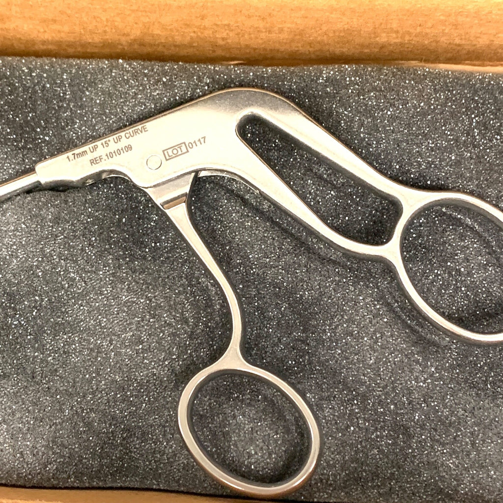 Symmetry Medical REF 1010109, Access Arthroscopy Punch, 1.7mm Up 15°, Up Curve