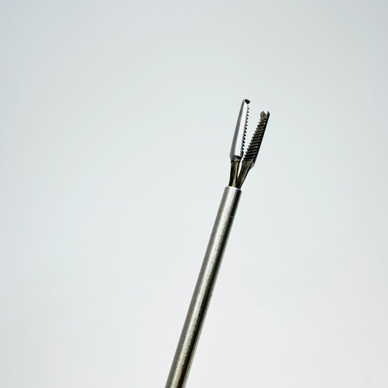 K. MEDIC / PILLINGS KM46739 Kleinert-Kutz Tendon Retriever Serrated, 8" (20.3Cm)