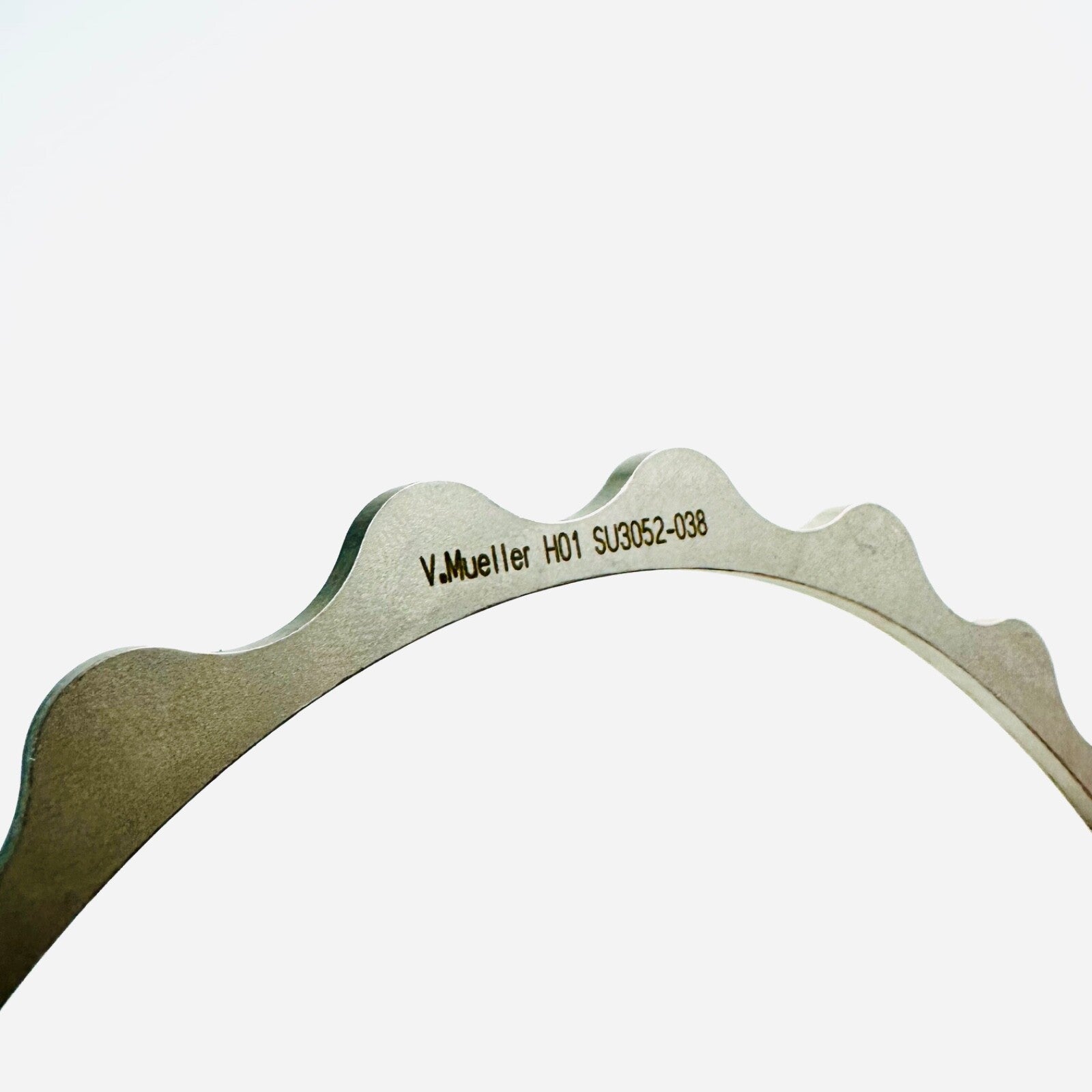 V. Mueller SU3052-038 Denis Browne Retractor Oval Sprocket Frame I.D. 7 X 5.5 in