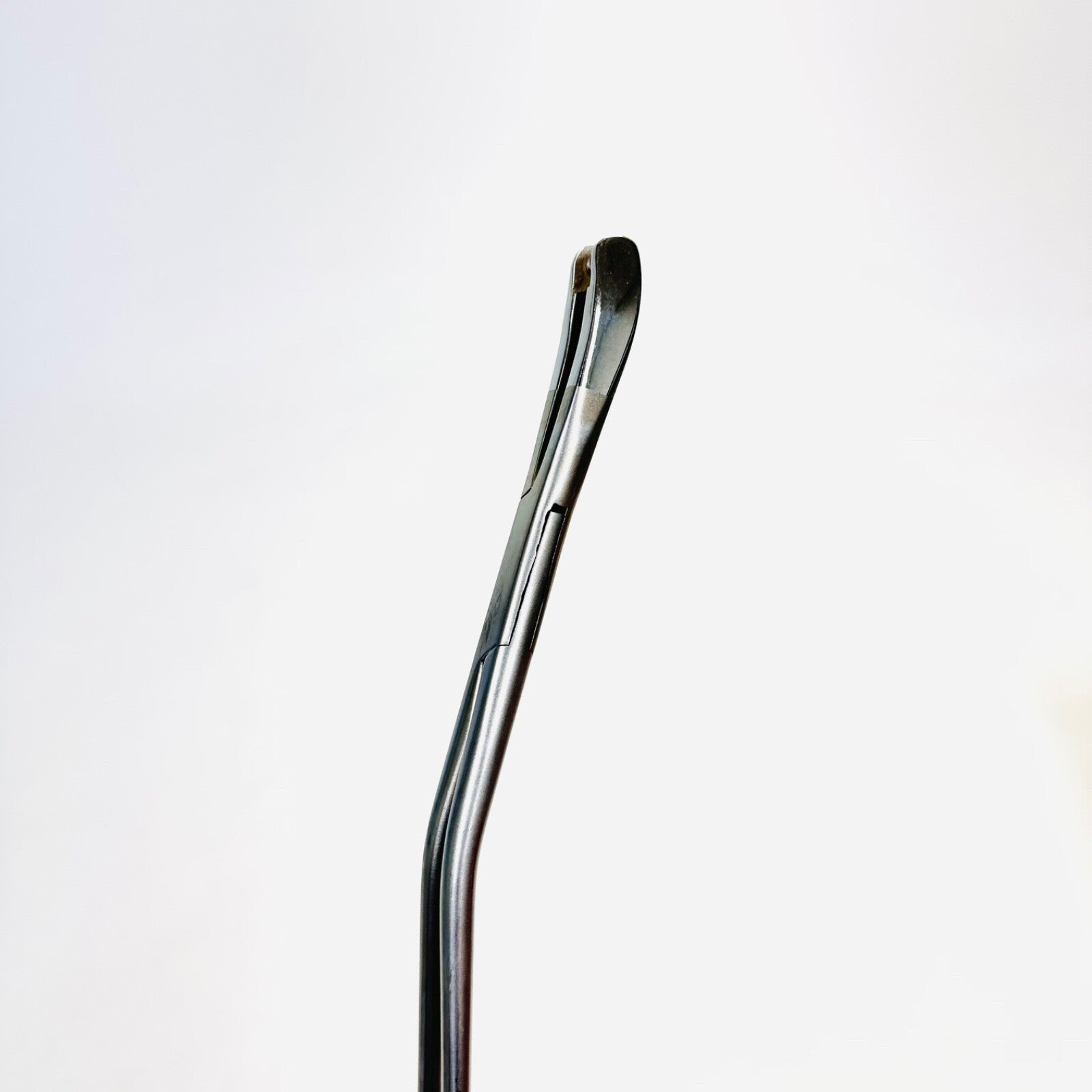 Medtronic 89690E Implant Holder Curved Reduced Forceps Instrument