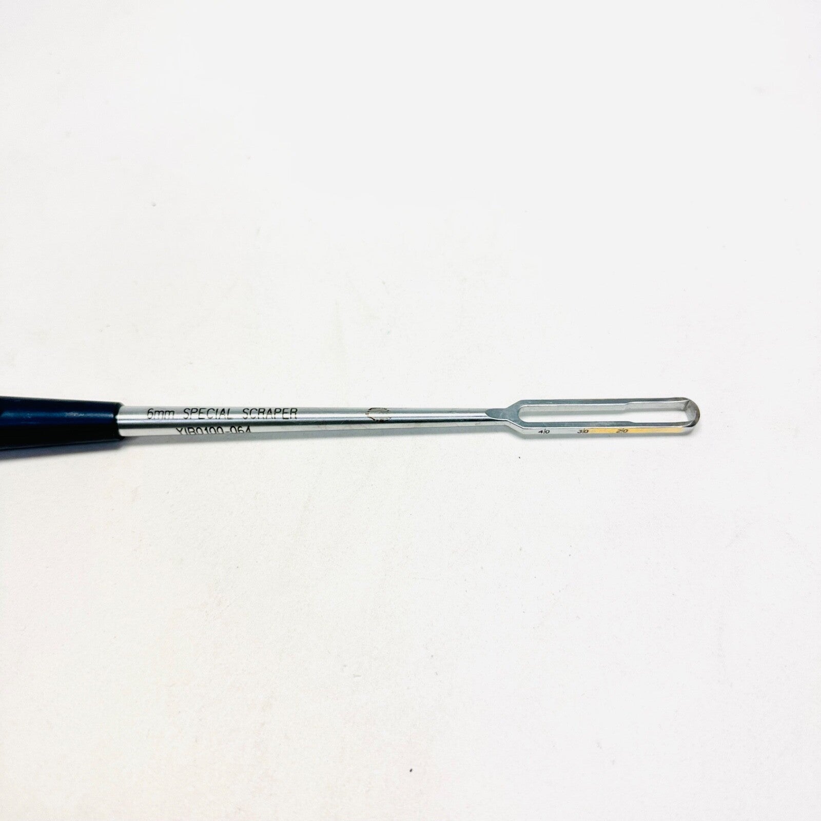 Medtronic 907-519 Tan round Scraper Medium 6mm Instrument