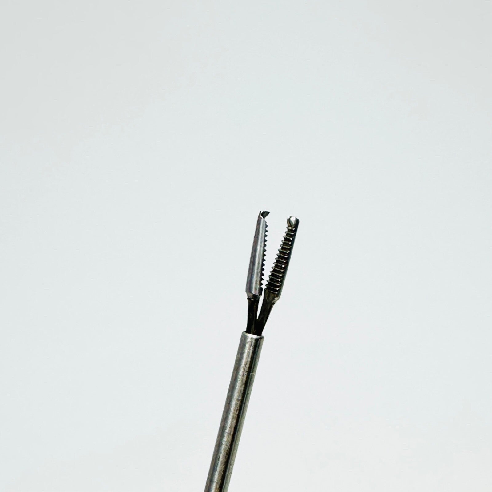 K. MEDIC / PILLINGS KM46739 Kleinert-Kutz Tendon Retriever Serrated, 8" (20.3Cm)