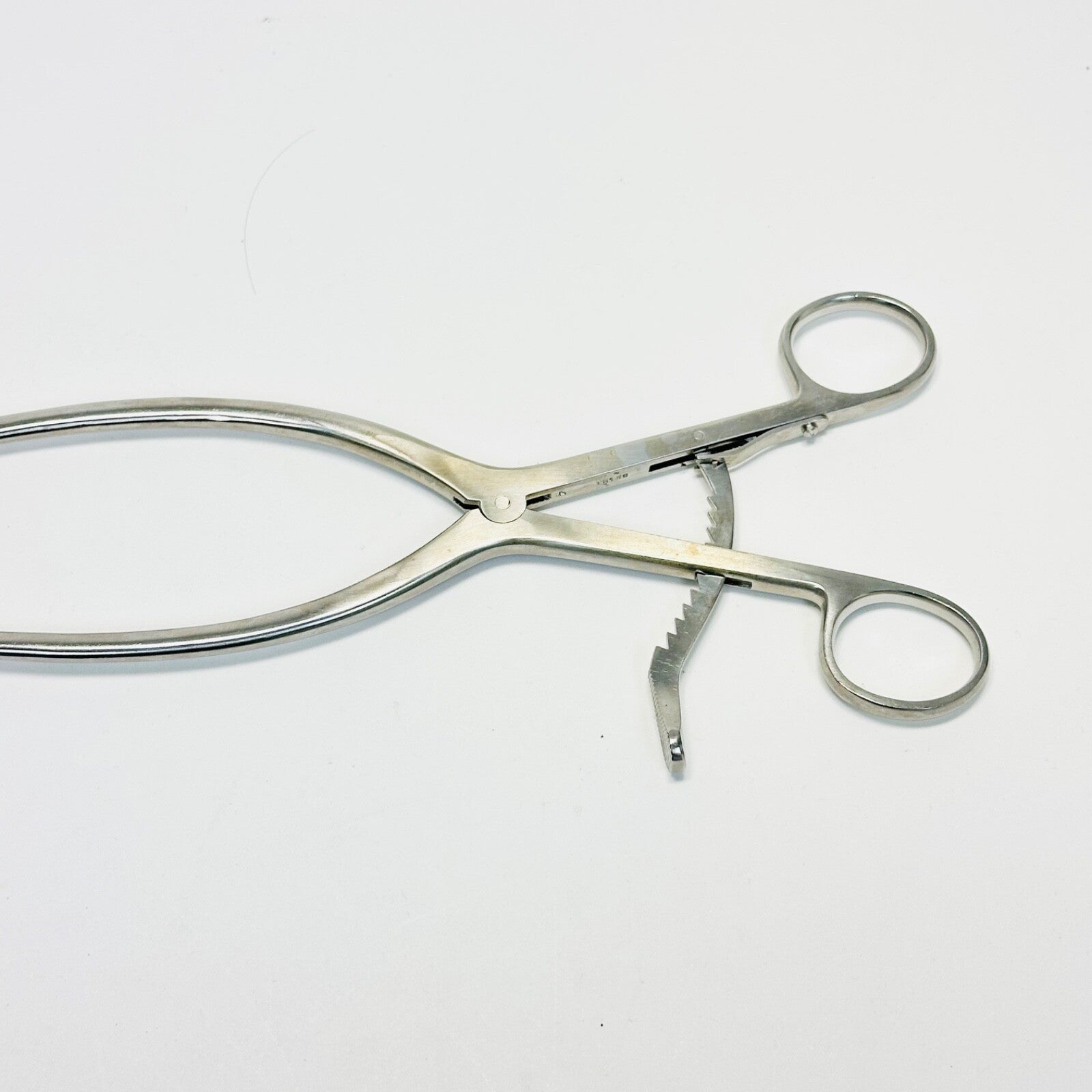 V. MUELLER SU3196 BECKMAN Retractors Hinged arms. 3 x 4 prongs, 8-1/2 in