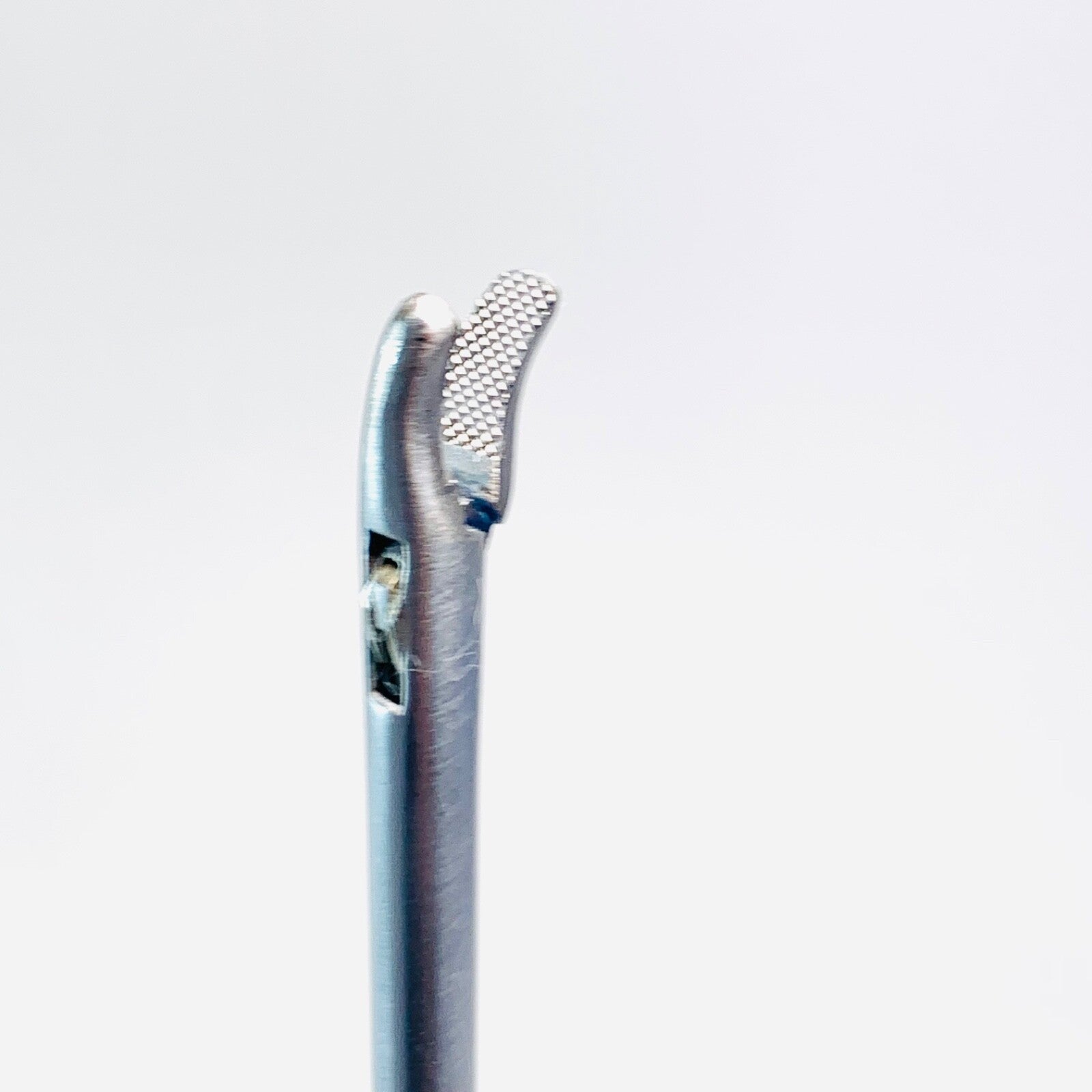 MILLENNIUM Ref 72-5250571, KOH Macro Needle Holder 5mm 33cm Curved Left