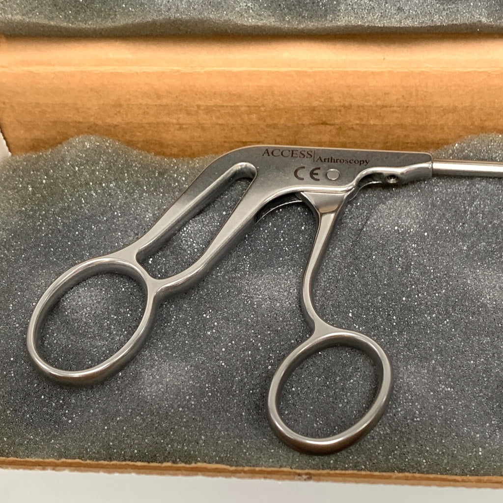 Symmetry Surgical REF 1010111, Access Punch, 1.7mm Straight, Blunt Nose