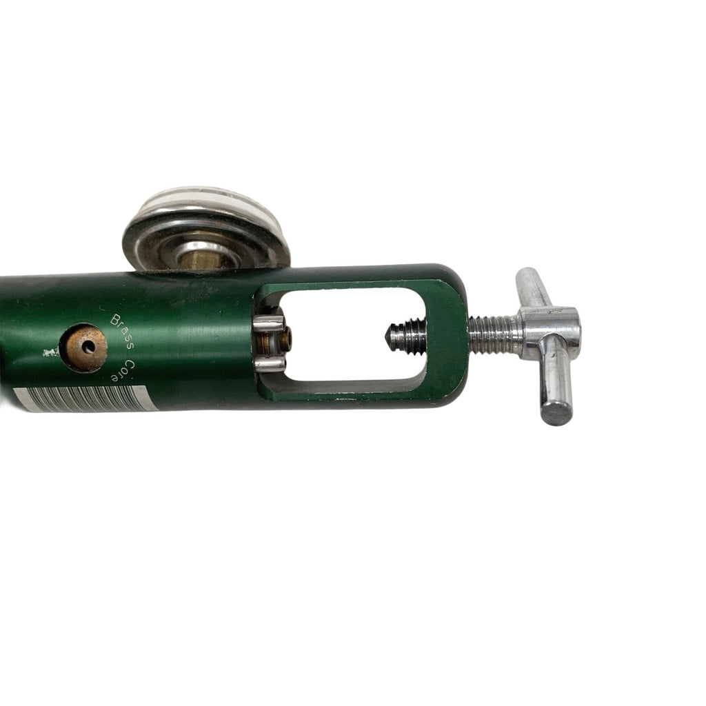 MAGNUS OXYGEN REGULATOR 50 PSI 1/03 IN1216328 GREEN NIP
