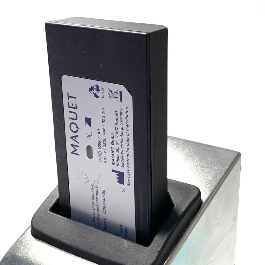 Maquet REF 1009.74A0, Battery Charger w/ 1009.75A0 Battery