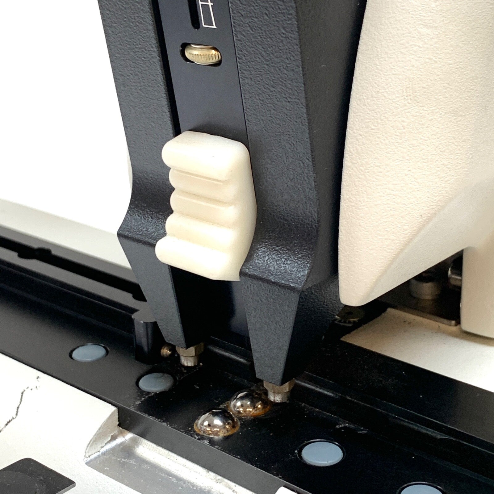 Leica REF EM KMR3, Glass Knife Maker