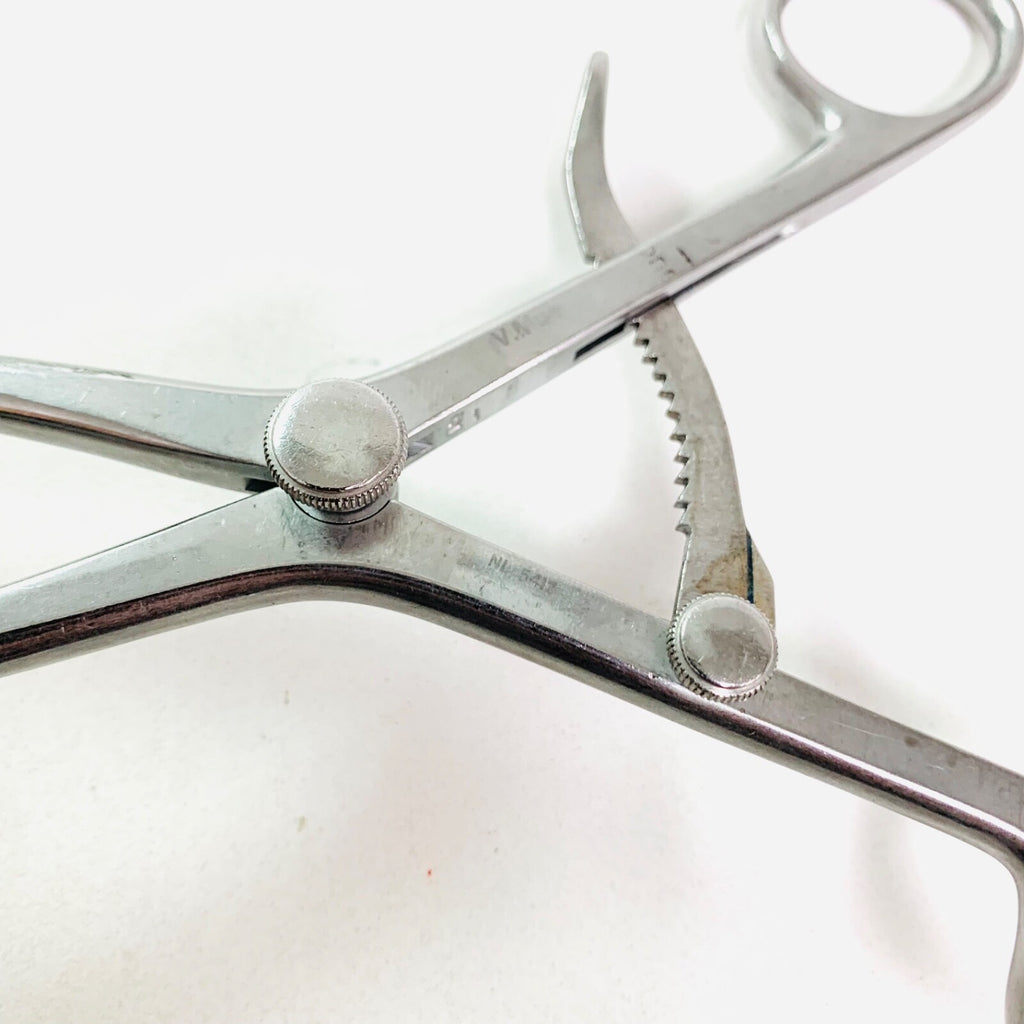 V. Mueller REF NL5412, Oberhill Laminectomy 4x4 Prong Retractor