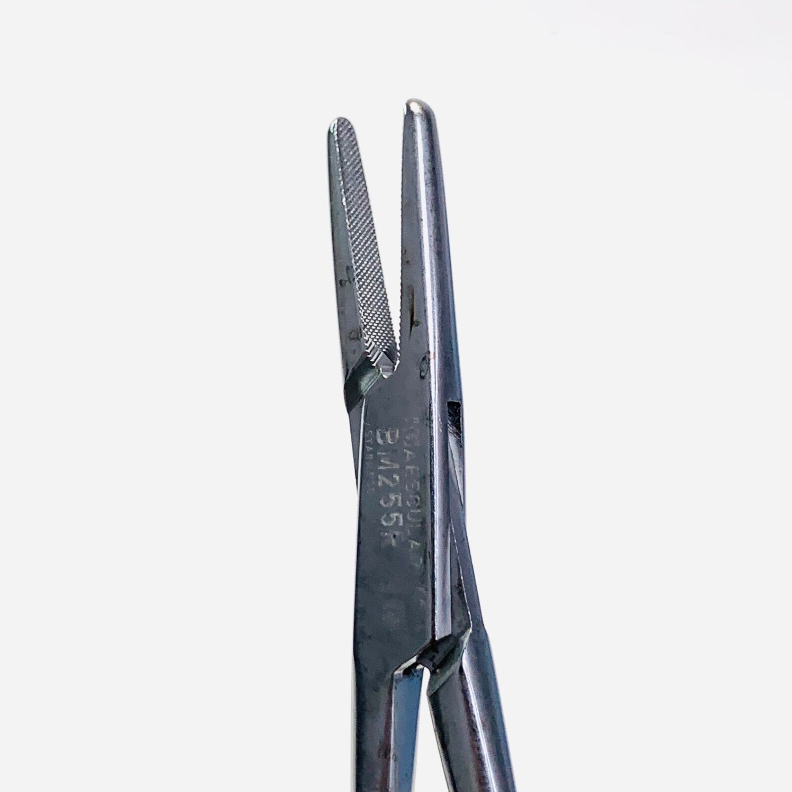 Aesculap REF BM255R, Hegar Serrated Jaw Needle Holder