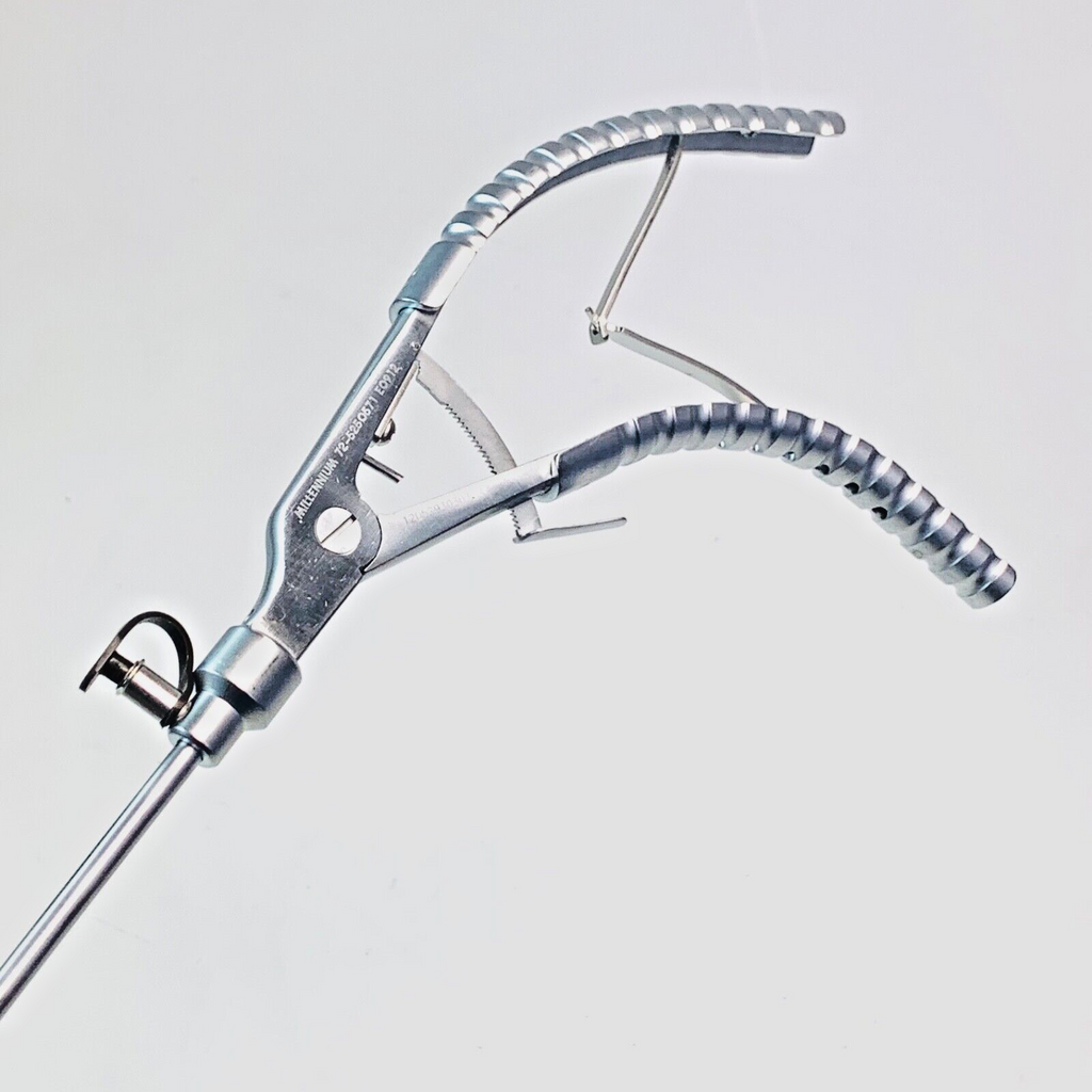 MILLENNIUM Ref 72-5250571, KOH Macro Needle Holder 5mm 33cm Curved Left