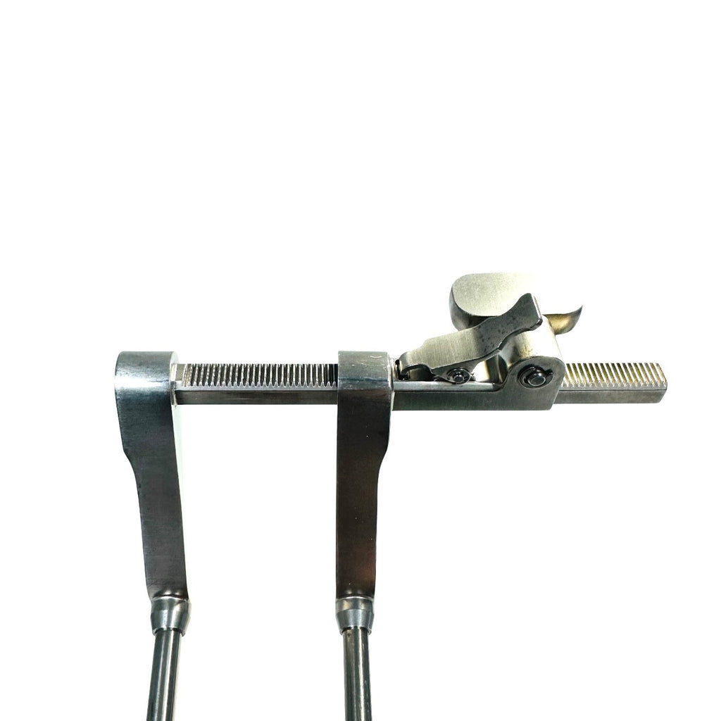LDR IG007R Caspar Retractor Instrument