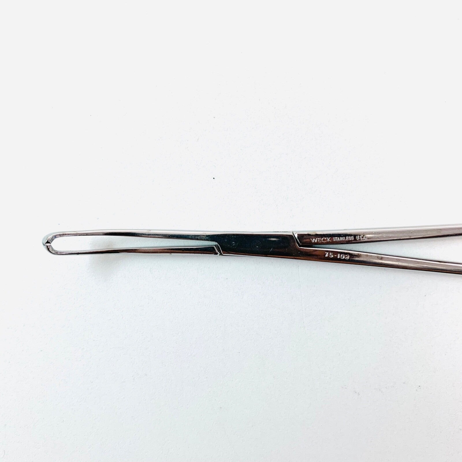 Weck REF 75-102, Curved Tissue Forcep
