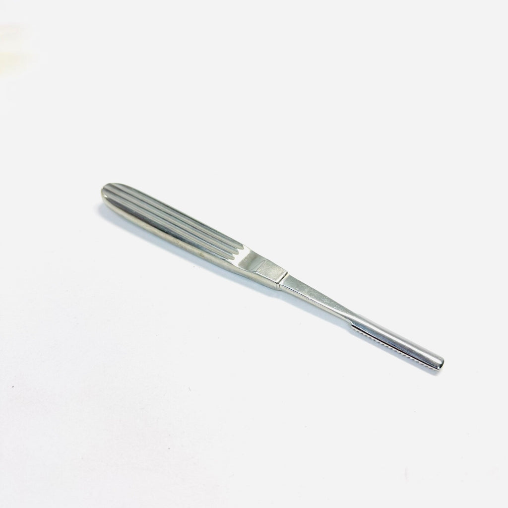 STORZ N4524 Maltz Rasp 20 teeth. 33mm long. 6.6mm wide, 6.6 in Instrument