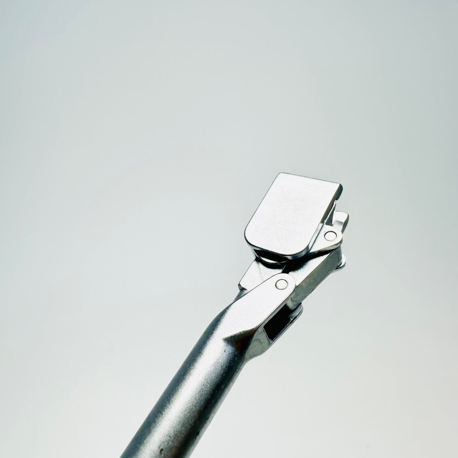 Medtronic 7221006 Articulating Peek Rod Holder Instrument