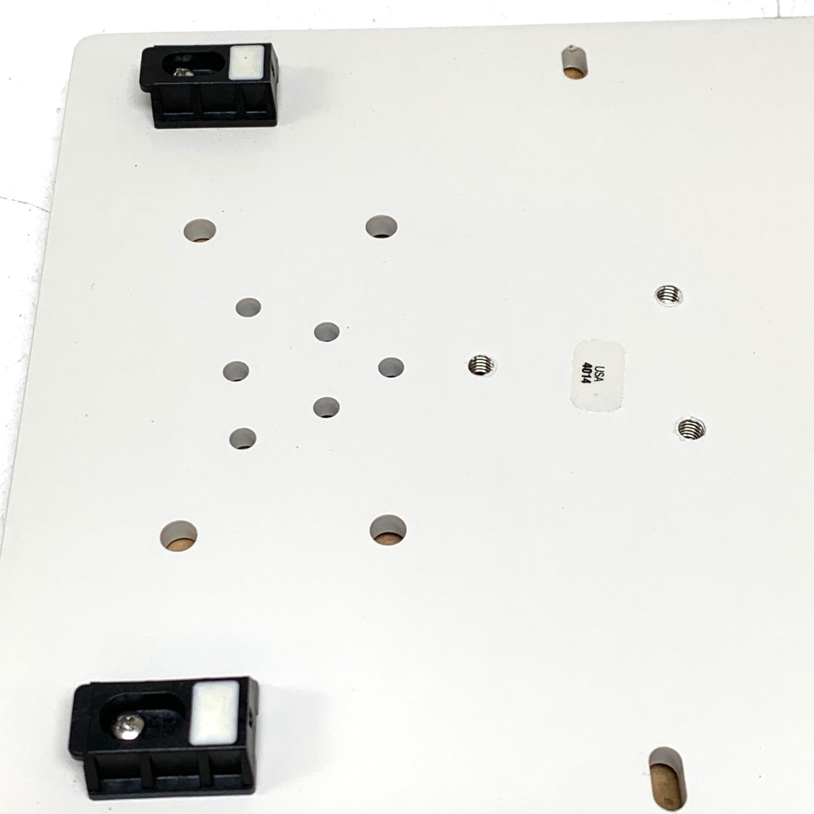 GCX REF PH-0054-90, Camlock Mount for Philips M1013A/M1019A Gas Analyzer