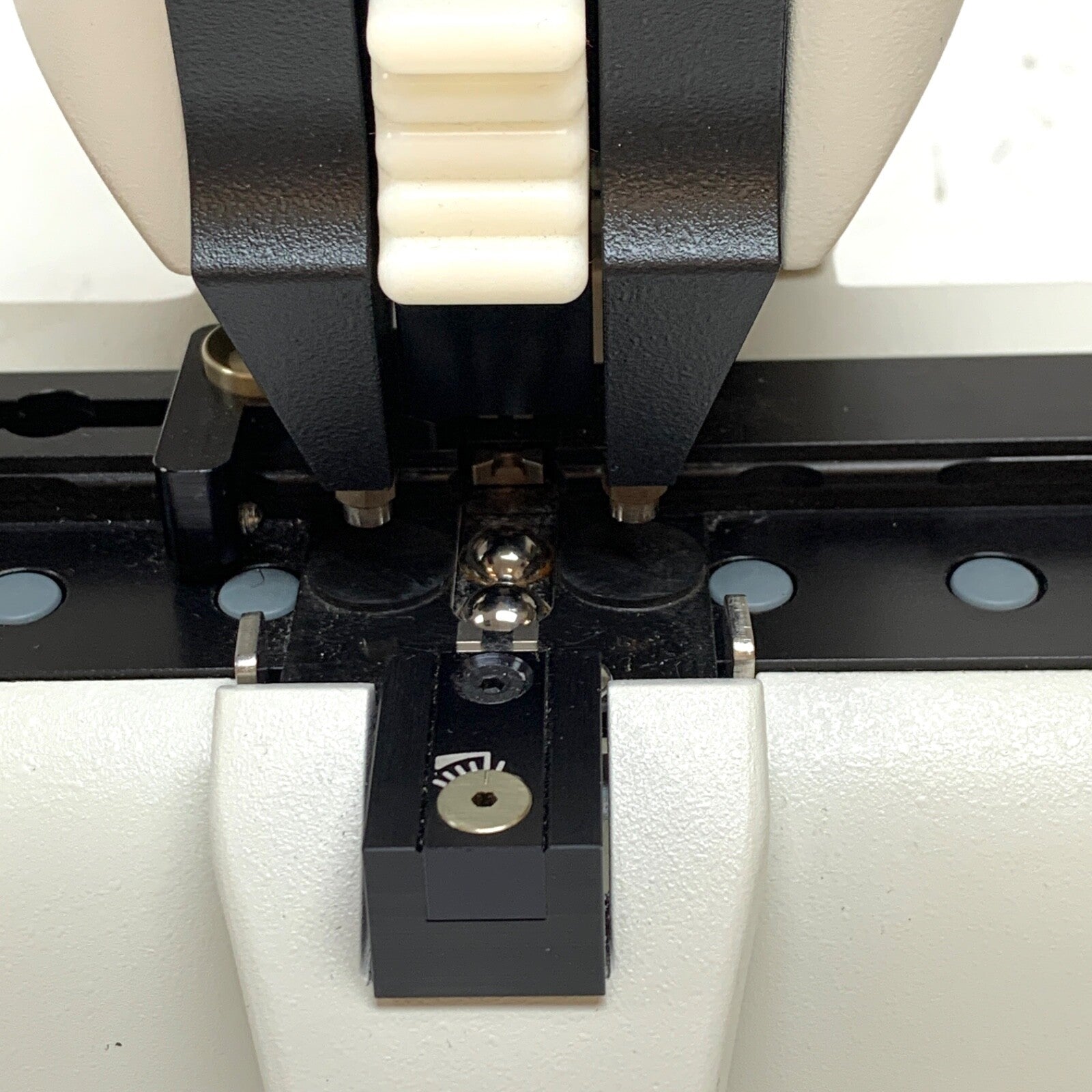 Leica REF EM KMR3, Glass Knife Maker