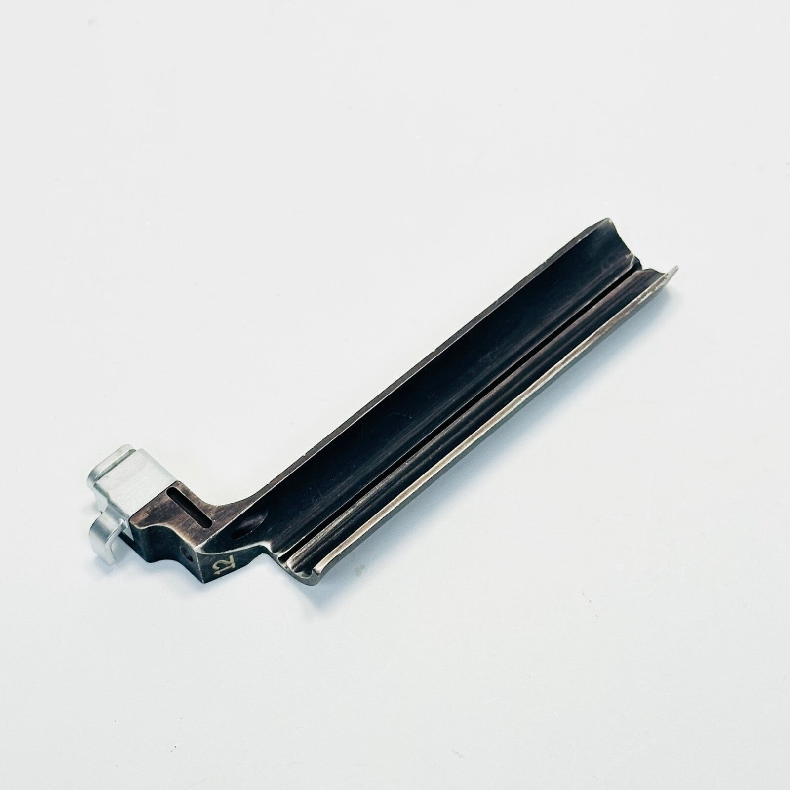Medtronic 9567312 Retractor/Access Blade Instrument 12cm, Right