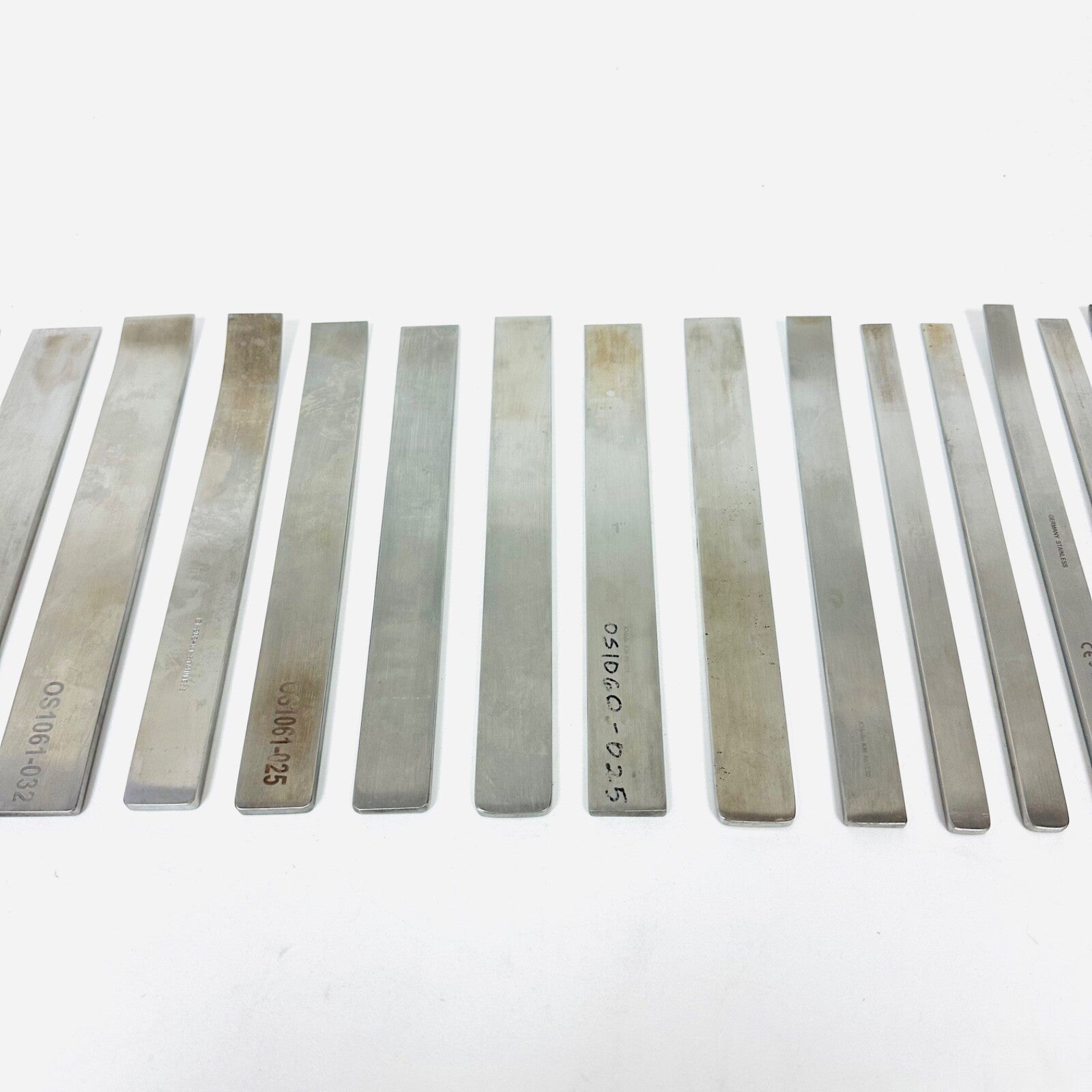 V. MUELLER / ZIMMER /K MEDIC Lambotte-Type Osteotomes Different Sizes LOT OF 19