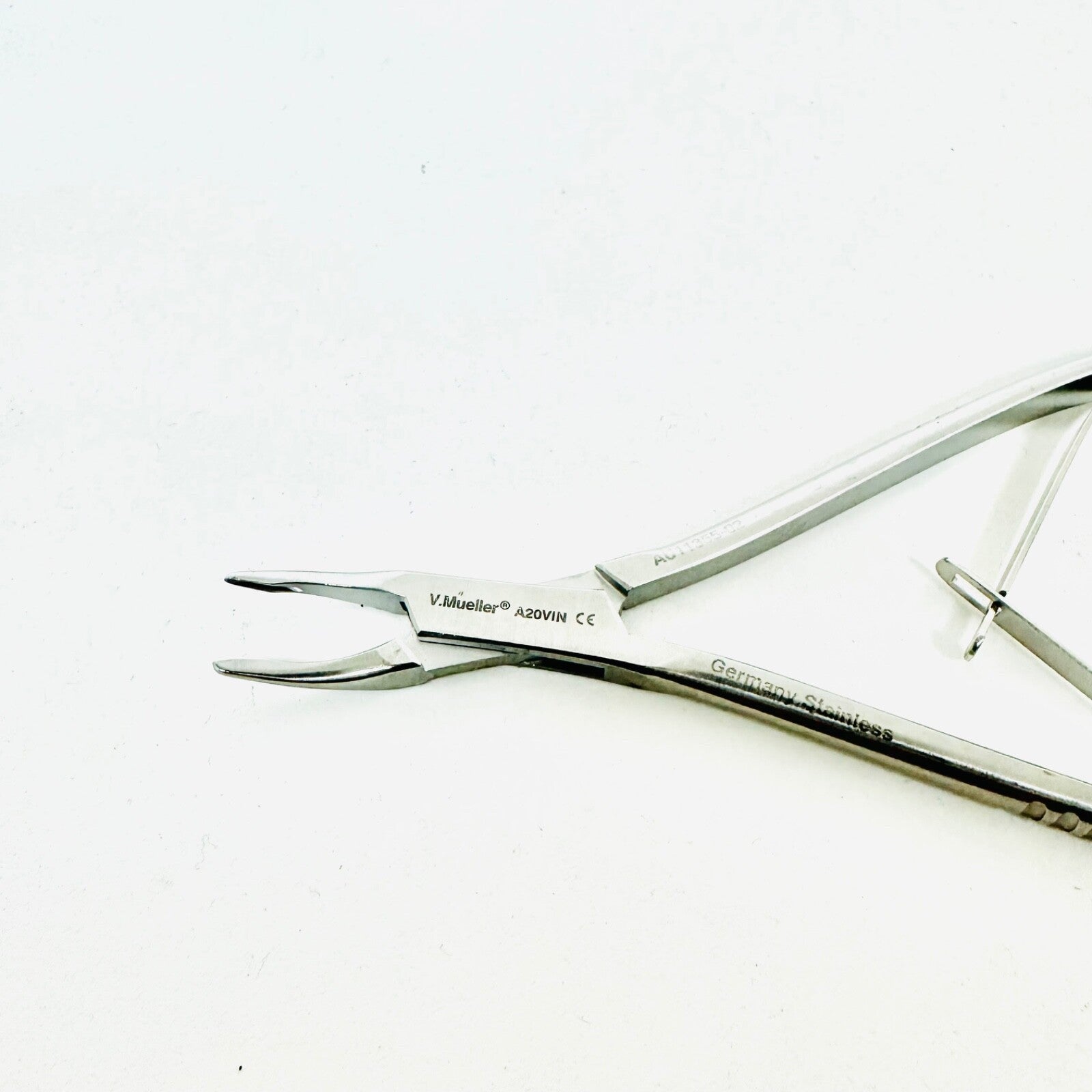 V. Mueller AU11355-02 Ronguer, Micro Friedman Curved 5 1/2" 1.3 X 5mm Instrument