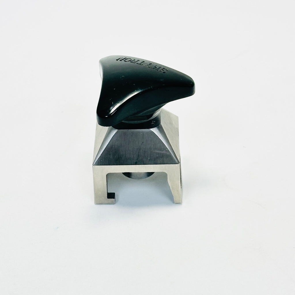 SKYTRON  P/N 6-030-01 Bar Clamp - Standard