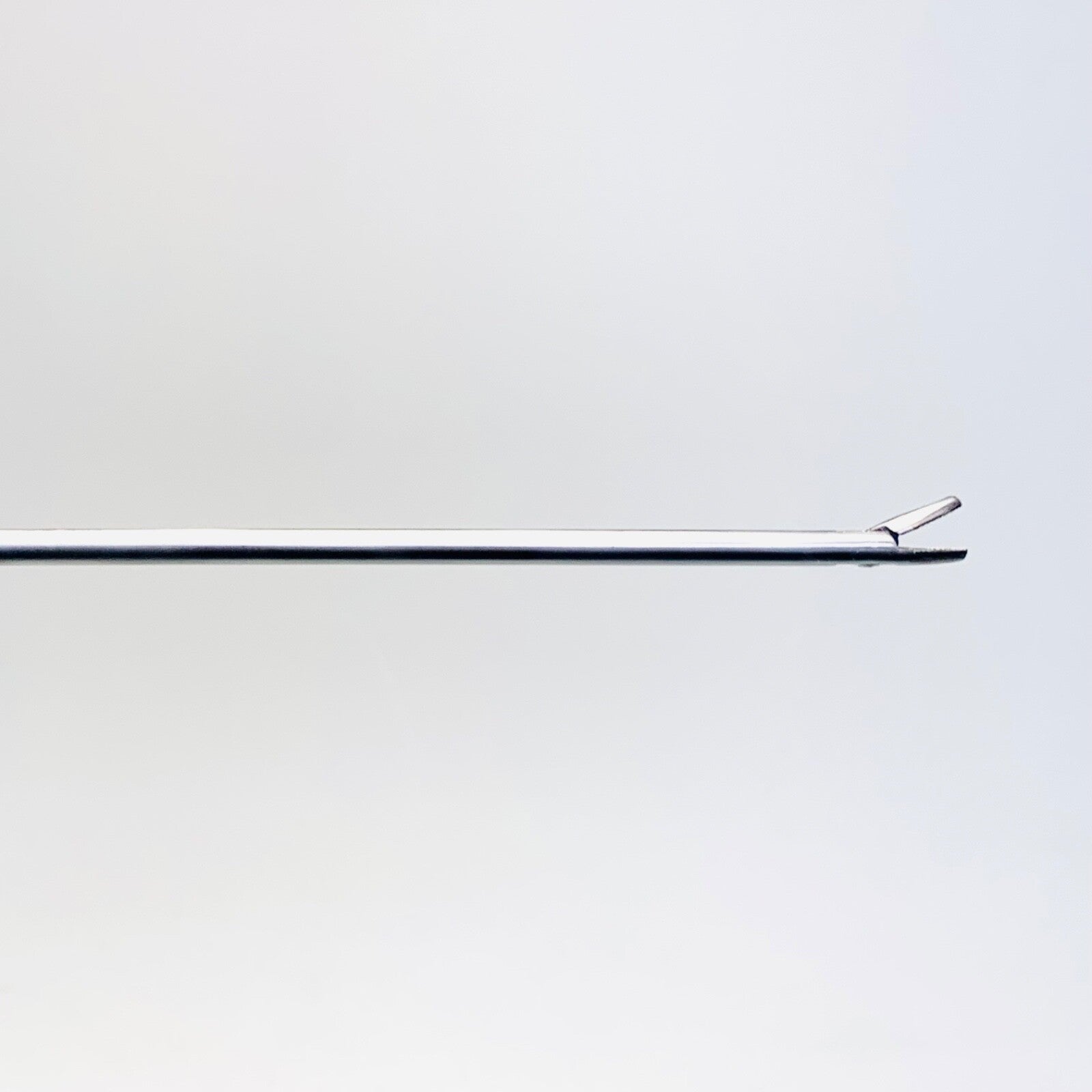 MILLENNIUM Ref 72-5250571, KOH Macro Needle Holder 5mm 33cm Curved Left