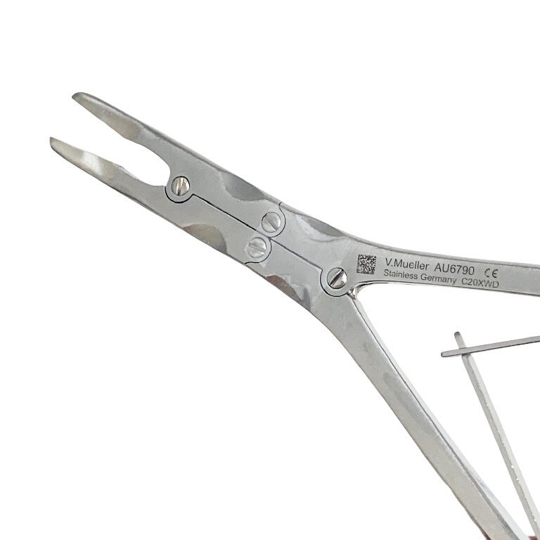 V Mueller REF AU6790, BEYER RONGEUR FORCEPS