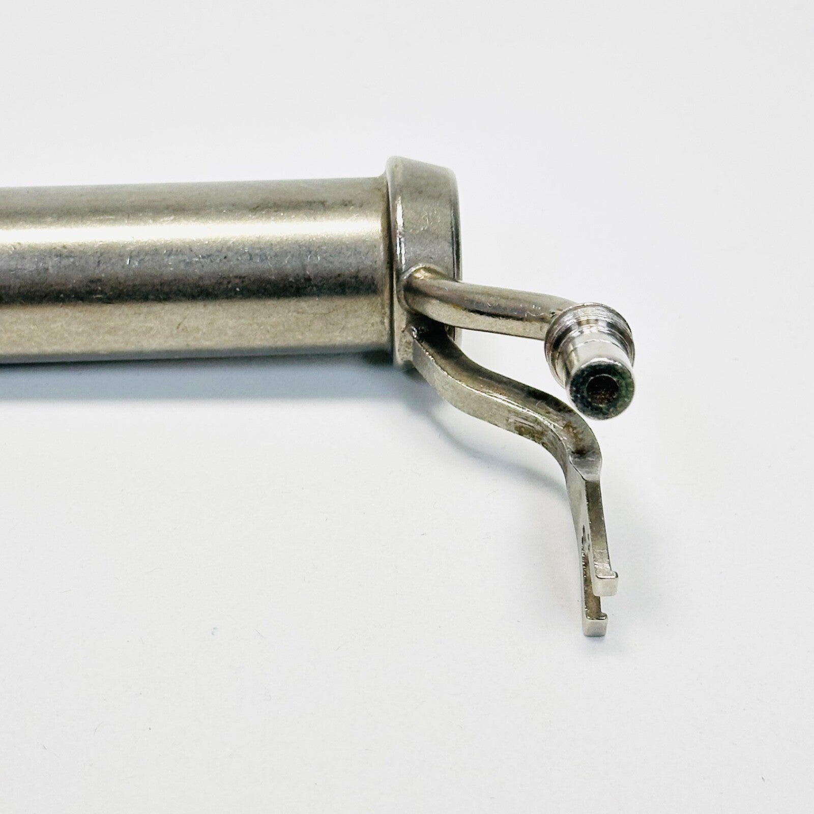 A CANNESTRA DS PSB-3013-808 TUBULAR RETRACTOR W/ LIGHT SOURCE