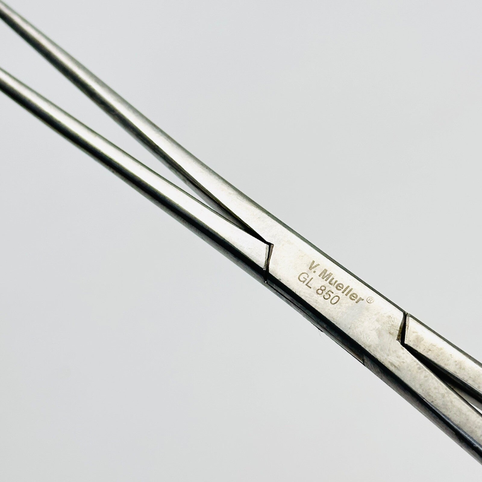 V. MUELLER GL850 Tenaculum Forceps 9-1/2 Inch, Squared 1 X 1 Prongs