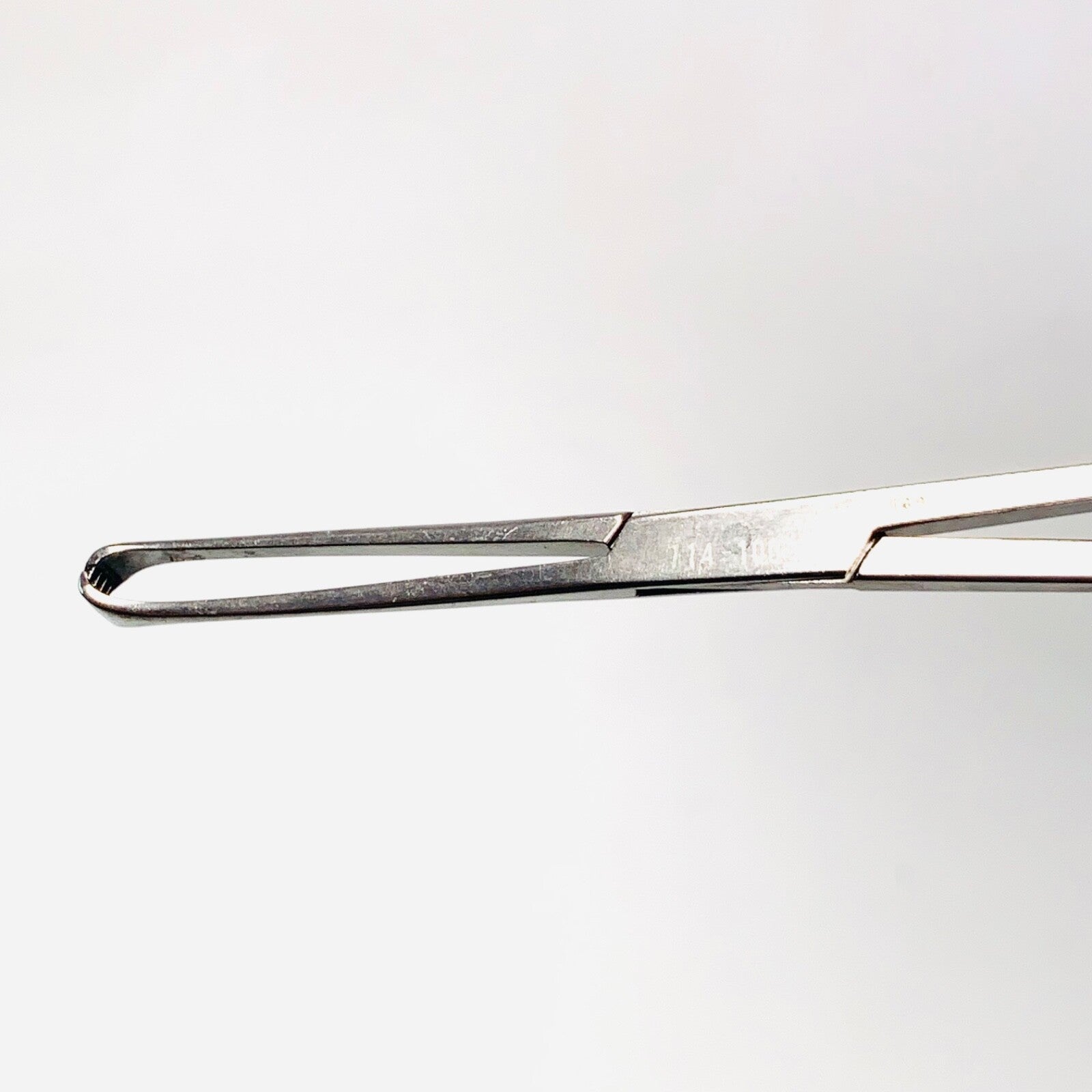 Weck REF 714-100, SURGICAL FORCEPS