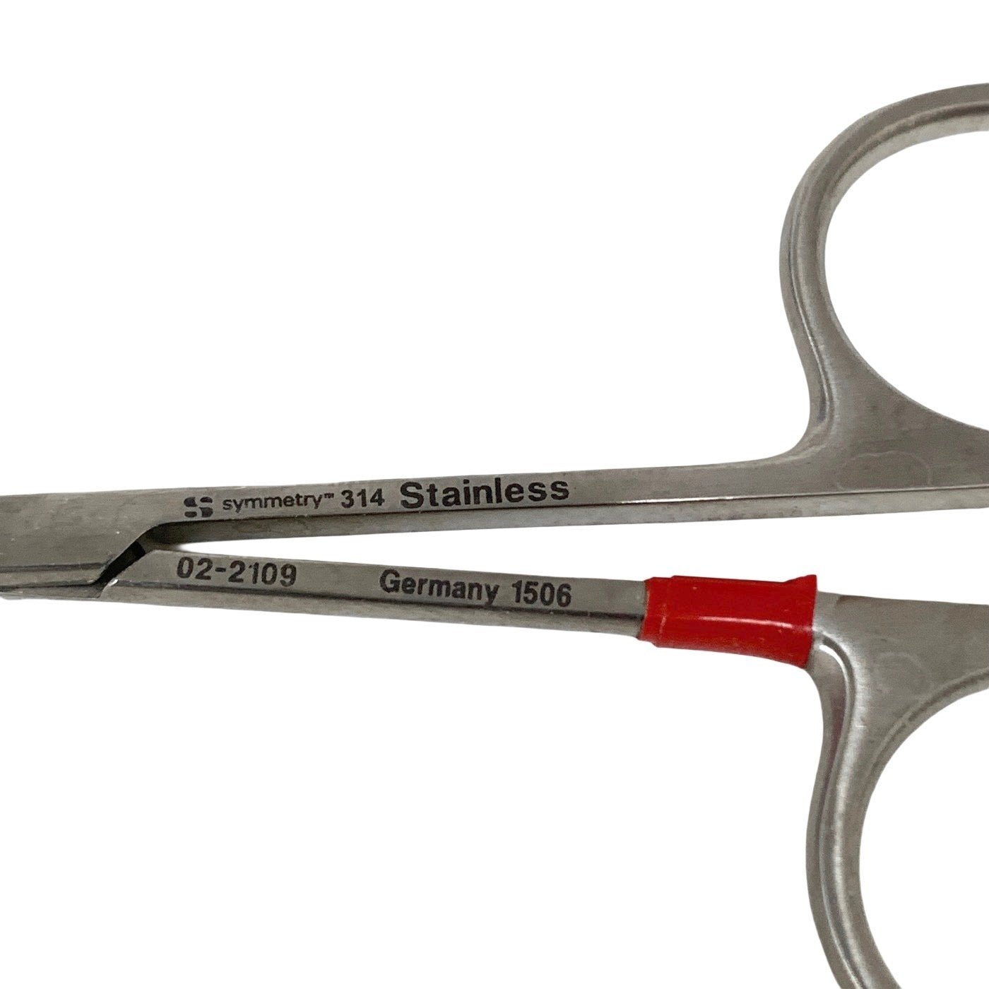 Symmetry Ref 02-2109, Iris Scissors 4.5" Curved Standard Pattern