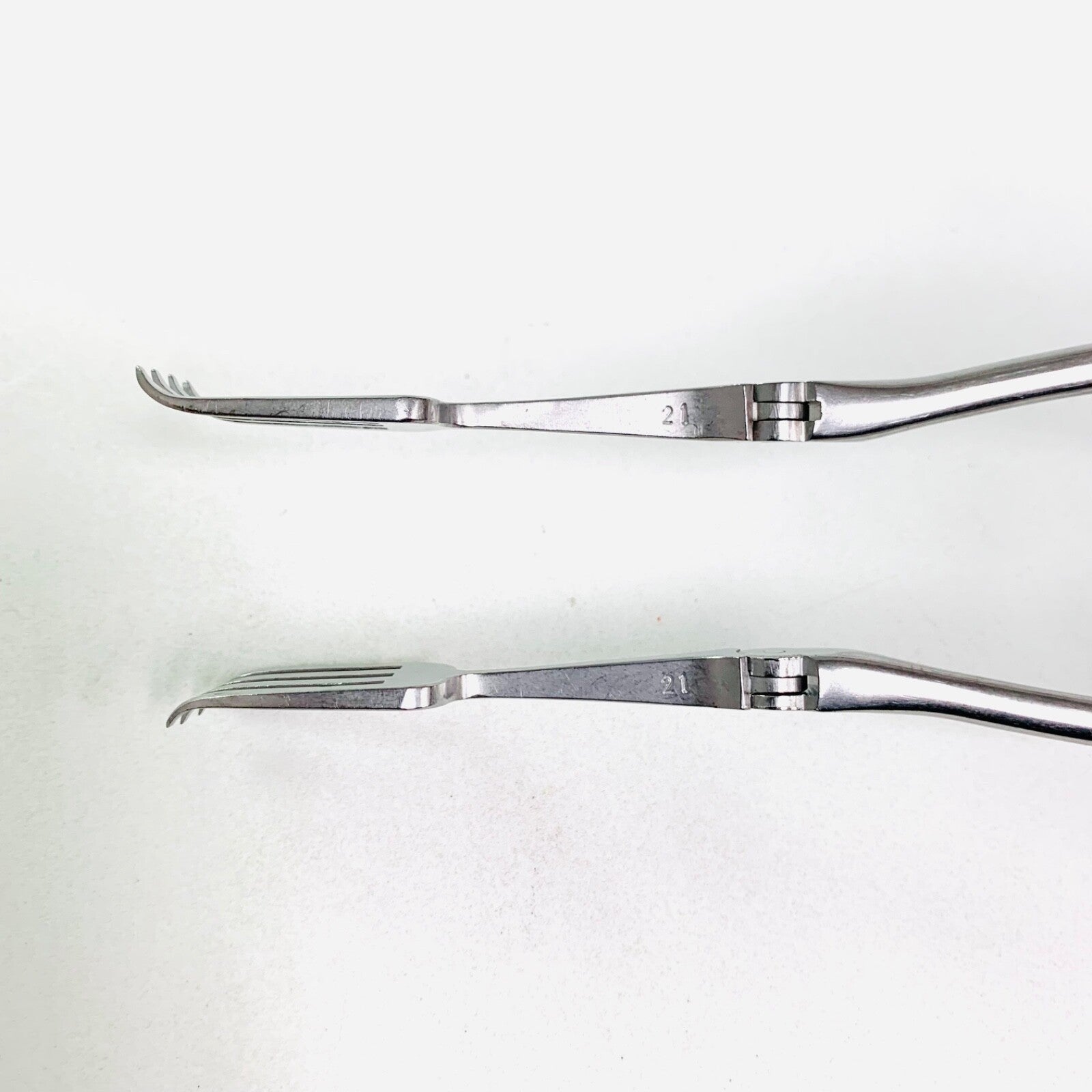 V. Mueller REF NL5412, Oberhill Laminectomy 4x4 Prong Retractor