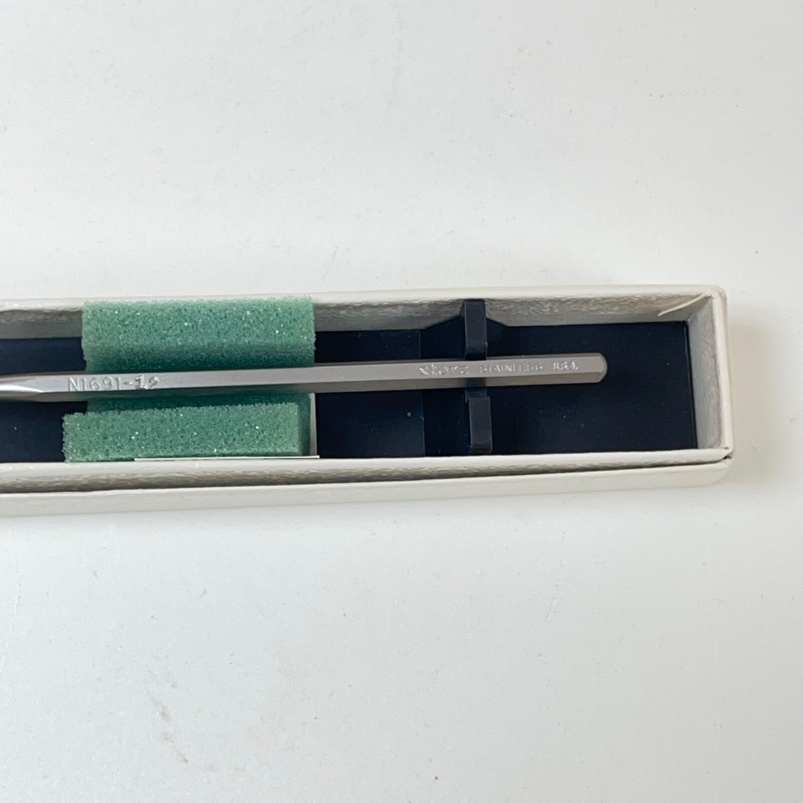 Bausch & Lomb Storz N1691 11 Pick Hough Heavy Curved Point