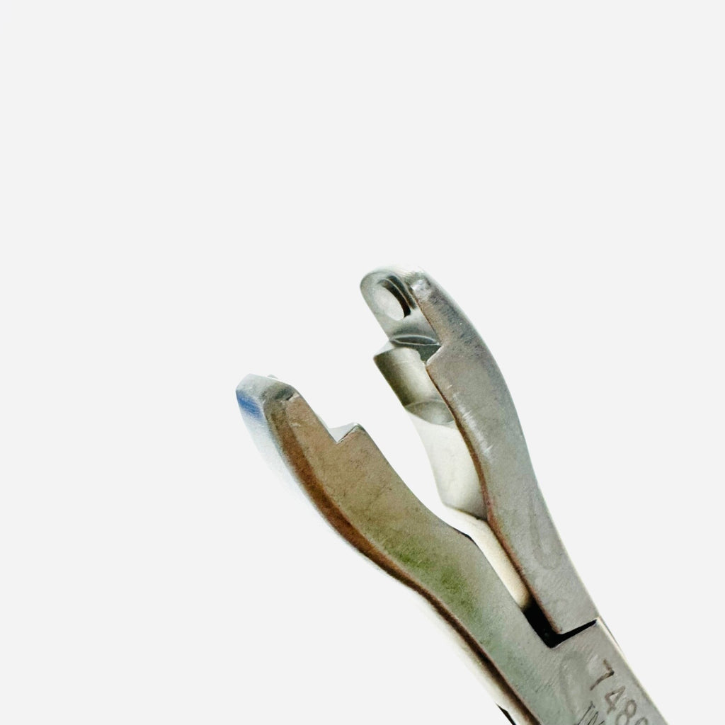 Medtronic 7480216 Straight Implant Holder Forceps – 5.5mm Instrument