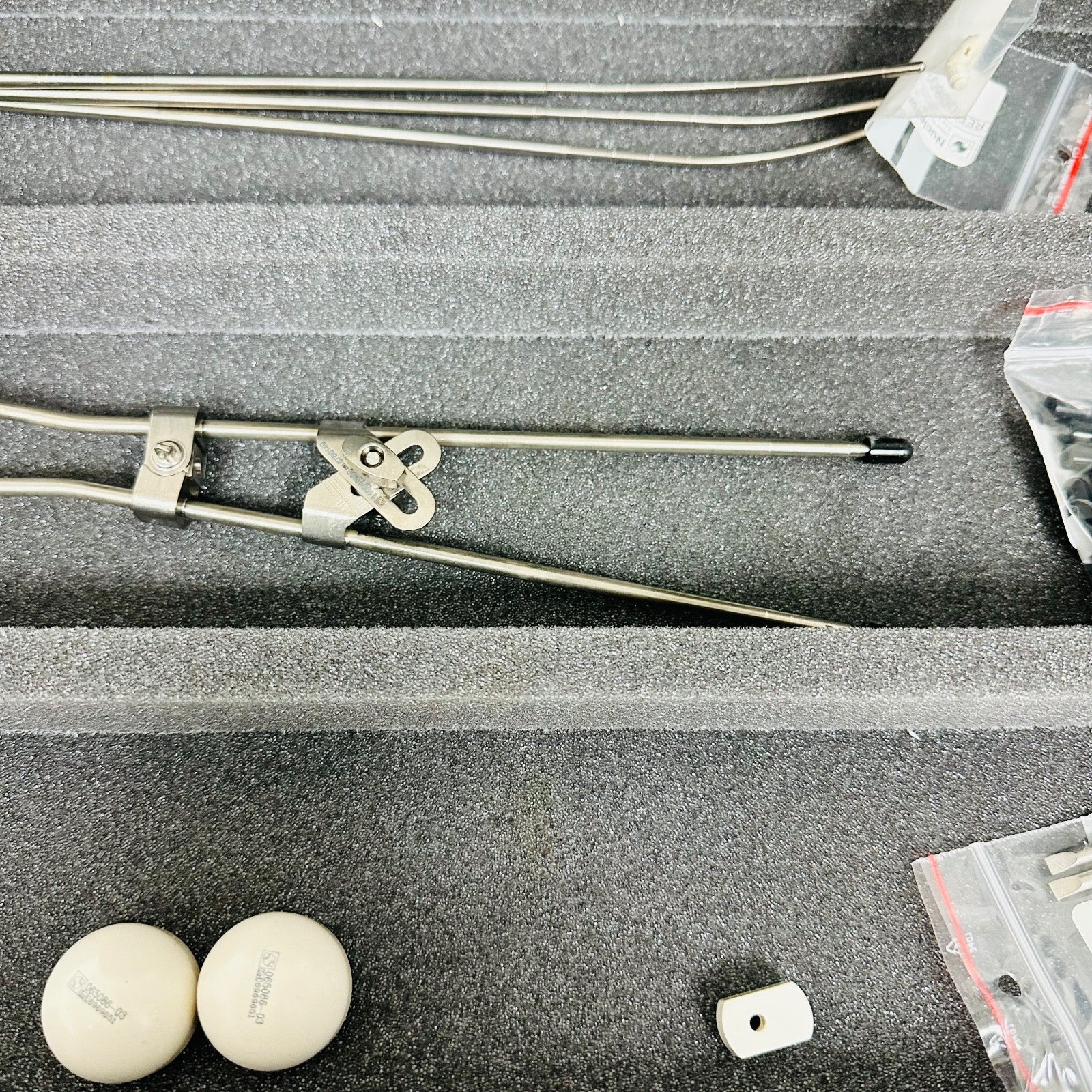 Nucletron / Elekta 110018 Henschke titanium applicator Instruments As Is