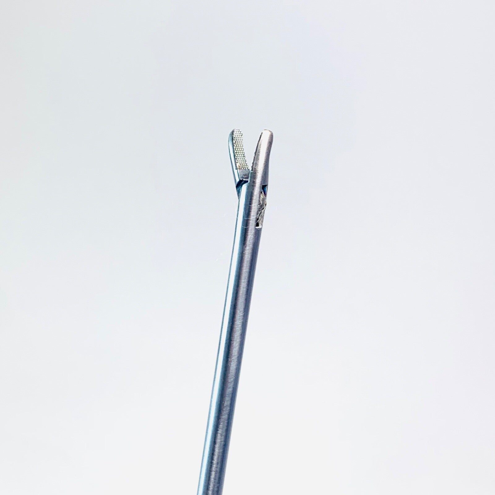 MILLENNIUM Ref 72-5250571, KOH Macro Needle Holder 5mm 33cm Curved Left