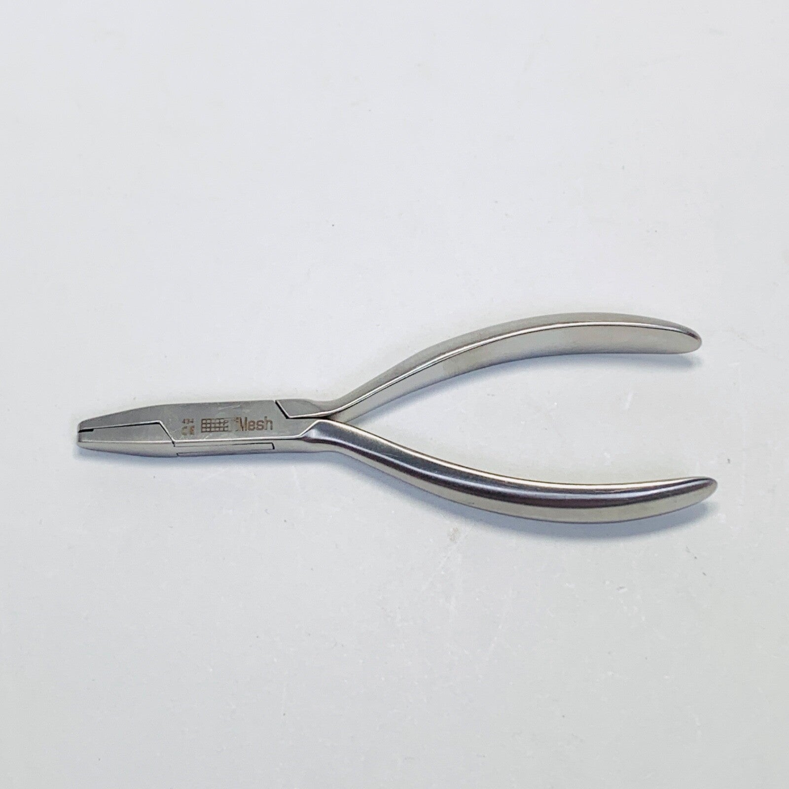 MEDTRONIC MR04C002 Timesh Round Punch Plier Instrument For Cranial System