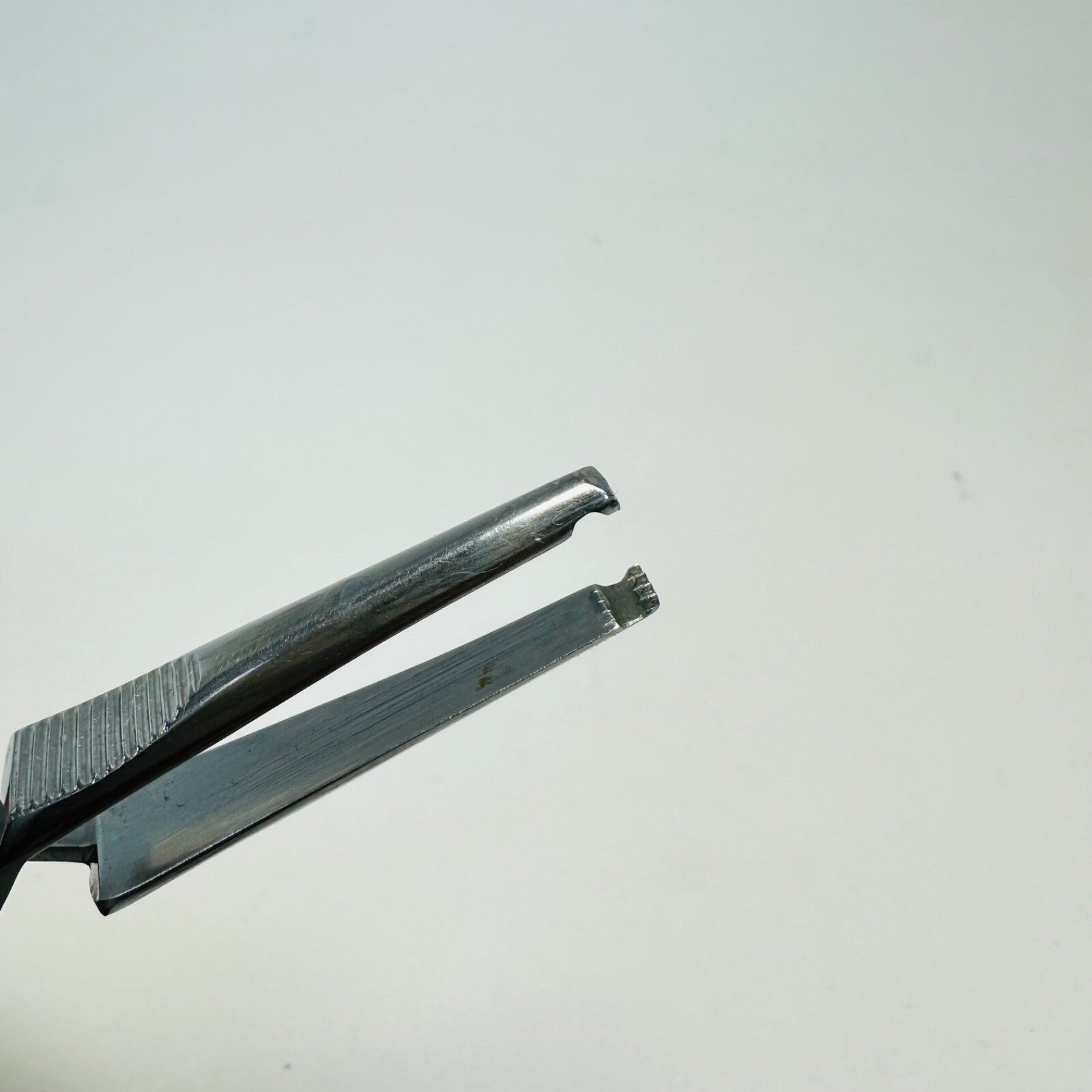 V. Mueller SN-375 Hagenbarth Clip Applying Cross-Action Forceps Instrument