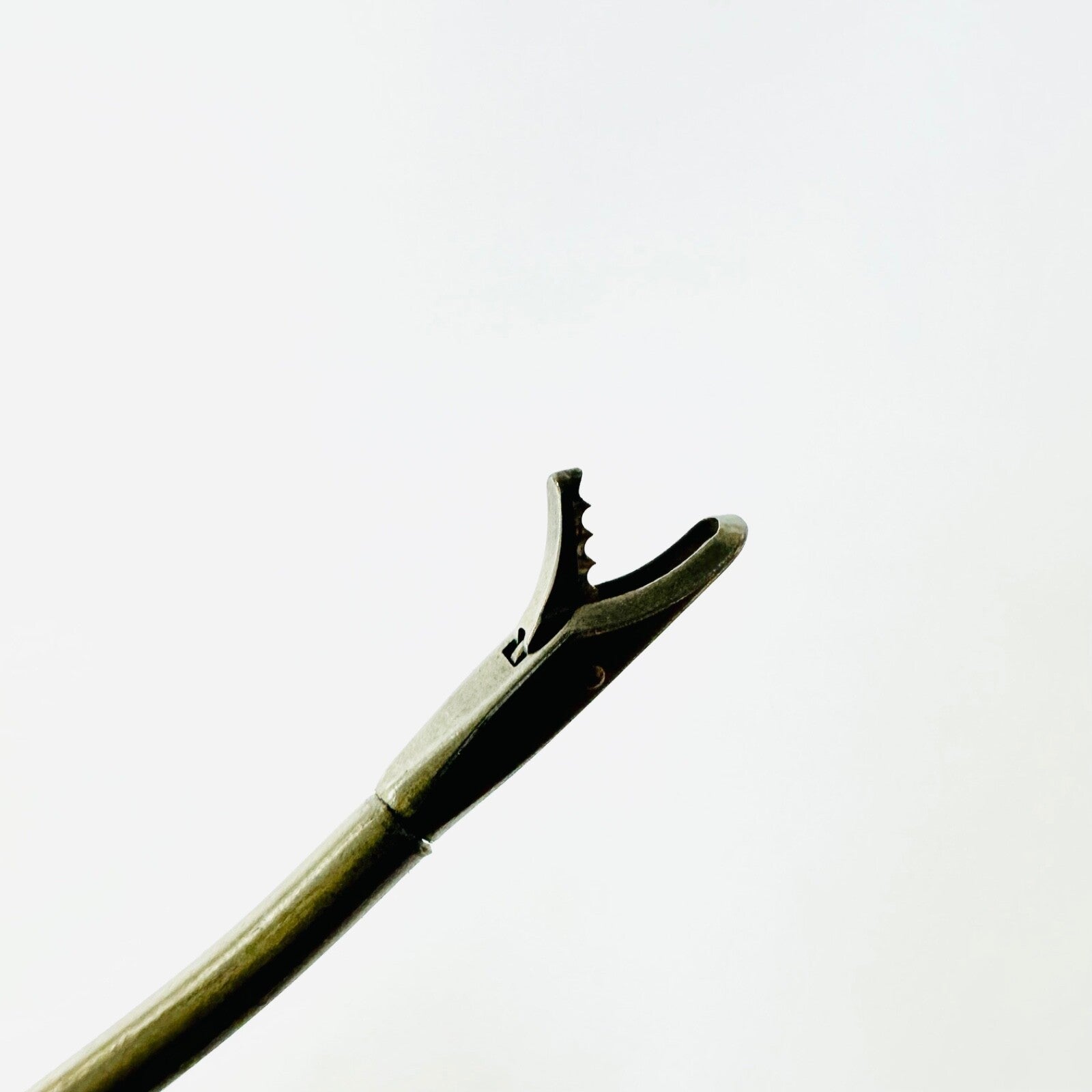 ARTHREX AR-11010 Punch, Standard ø2.75 mm, 15° Up Curved Shaft instrument