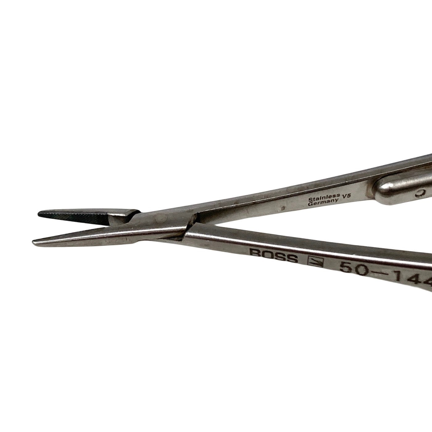 BOSS REF 50-1440, 5 1/2″ Castroviejo “GG” Needle Holder curved smooth w/ lock