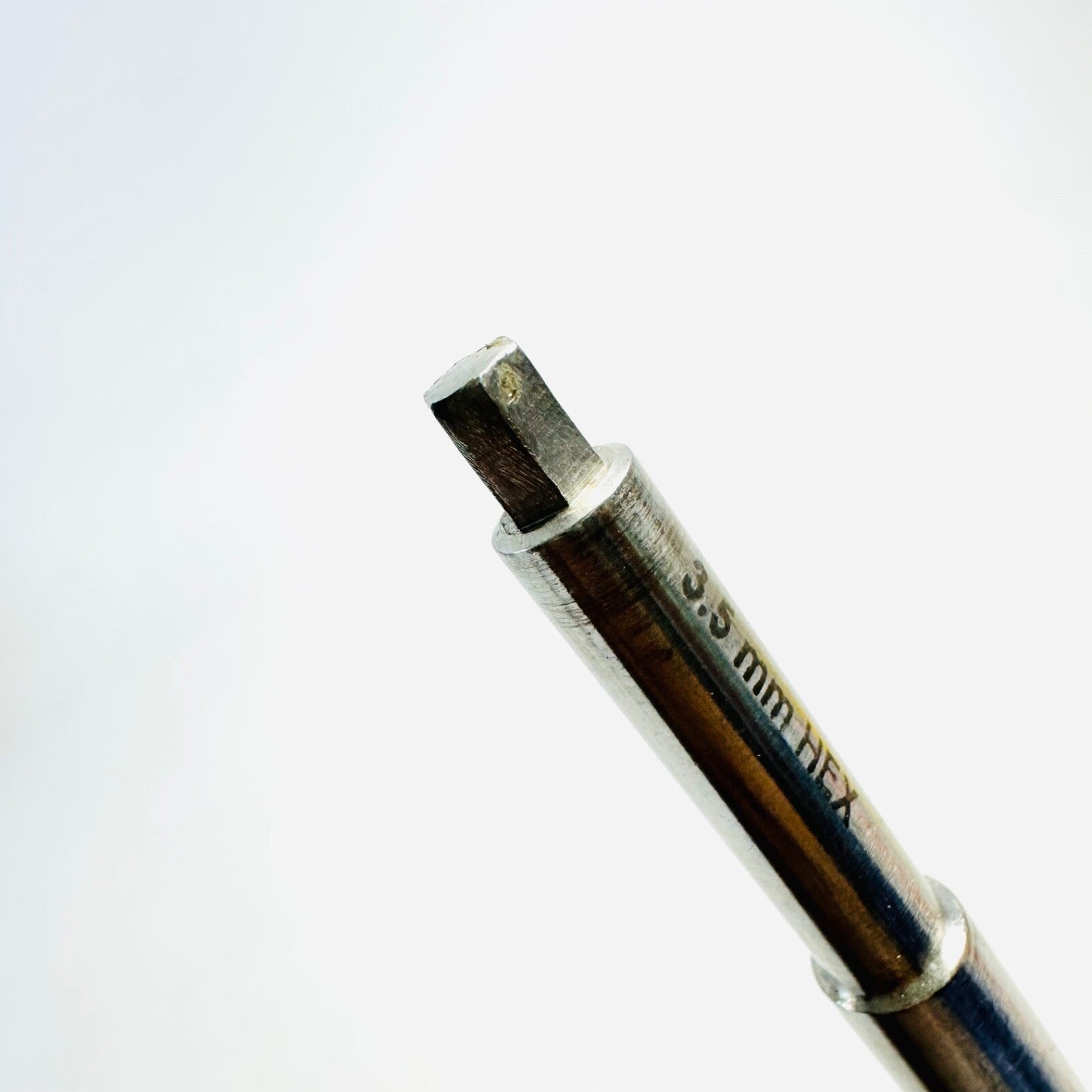 gSource 86.4595 Screwdriver 12″ hexagonal 3.5mm with notch Instrument