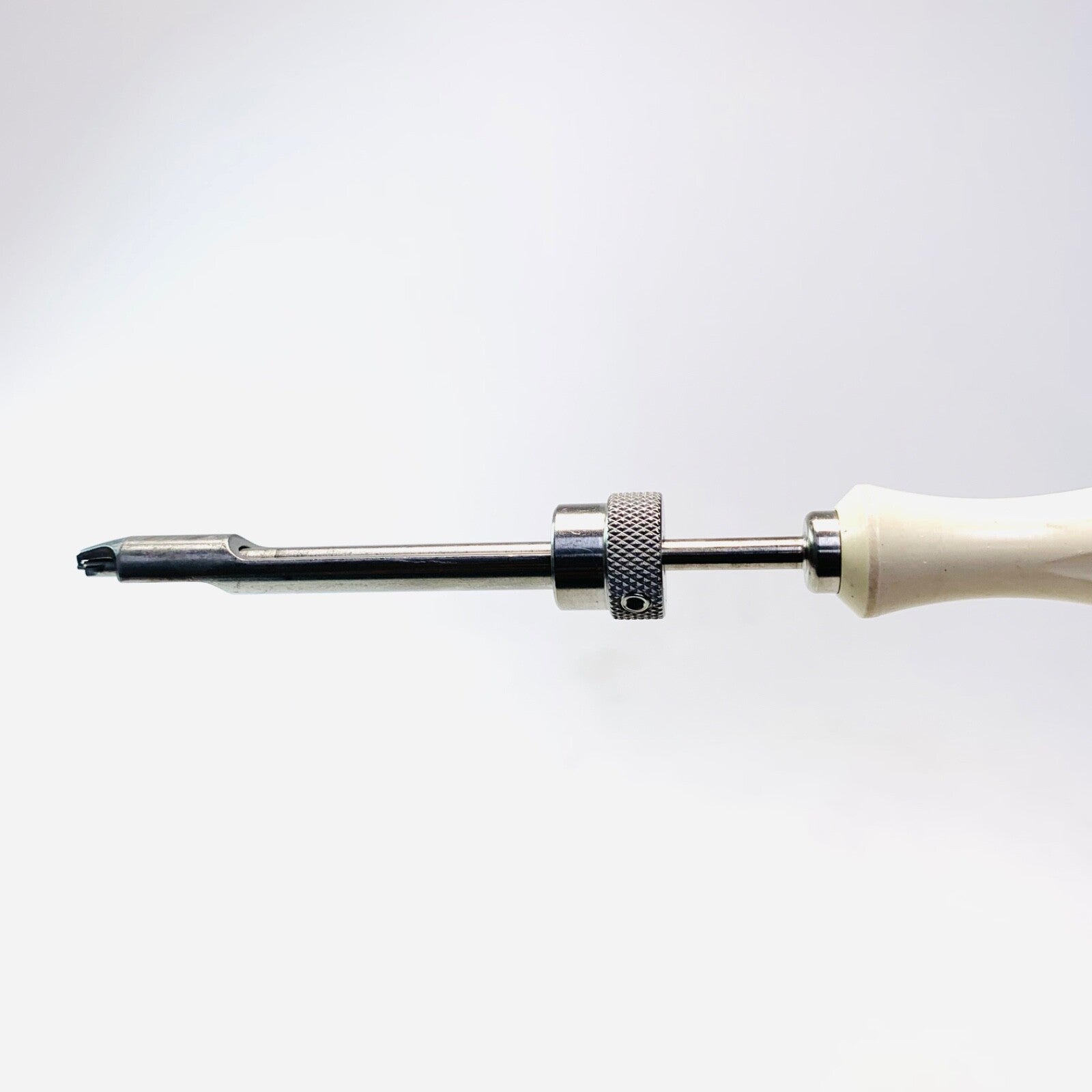 Medtronic REF 8796033, Central Slot Screw Removal Tool