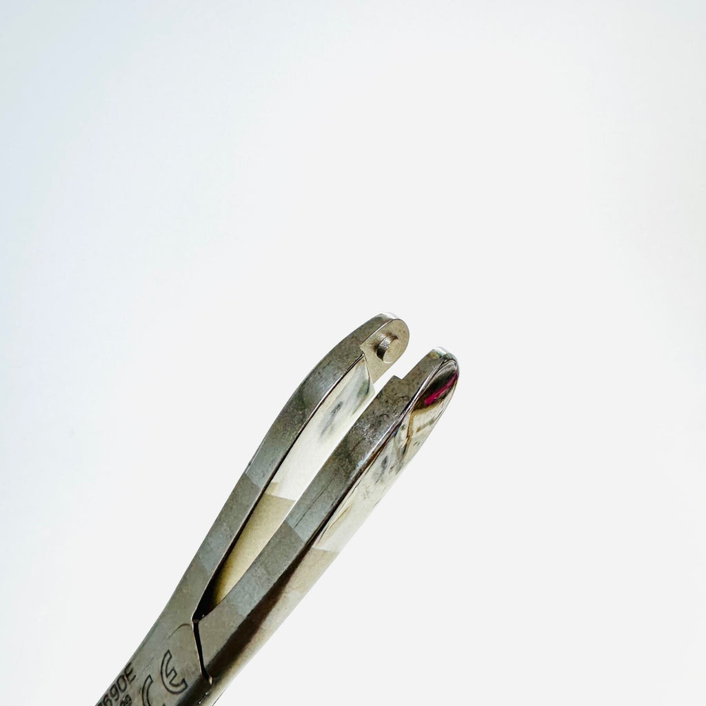 Medtronic 89690E Implant Holder Curved Reduced Forceps Instrument