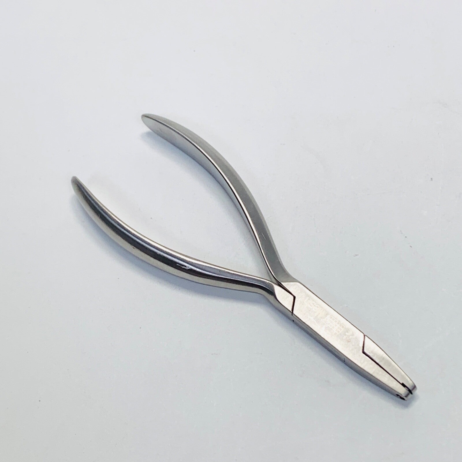 MEDTRONIC MR04C002 Timesh Round Punch Plier Instrument For Cranial System